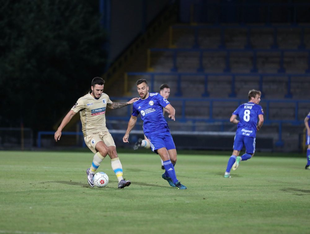 Duckworth Signs New Deal image