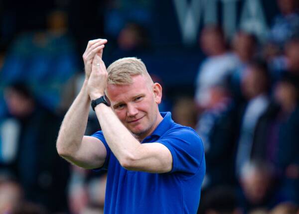 Pete Wild To Leave The Shaymen image